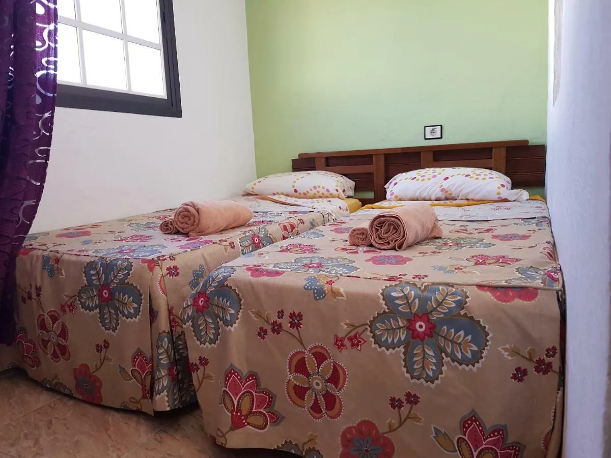 Room Playa Ingles Patronato 1F. Playa del Ingles  Hostel